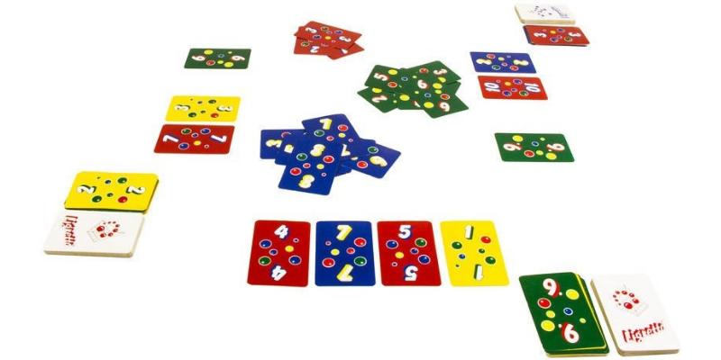 Cards dealt and the course of play